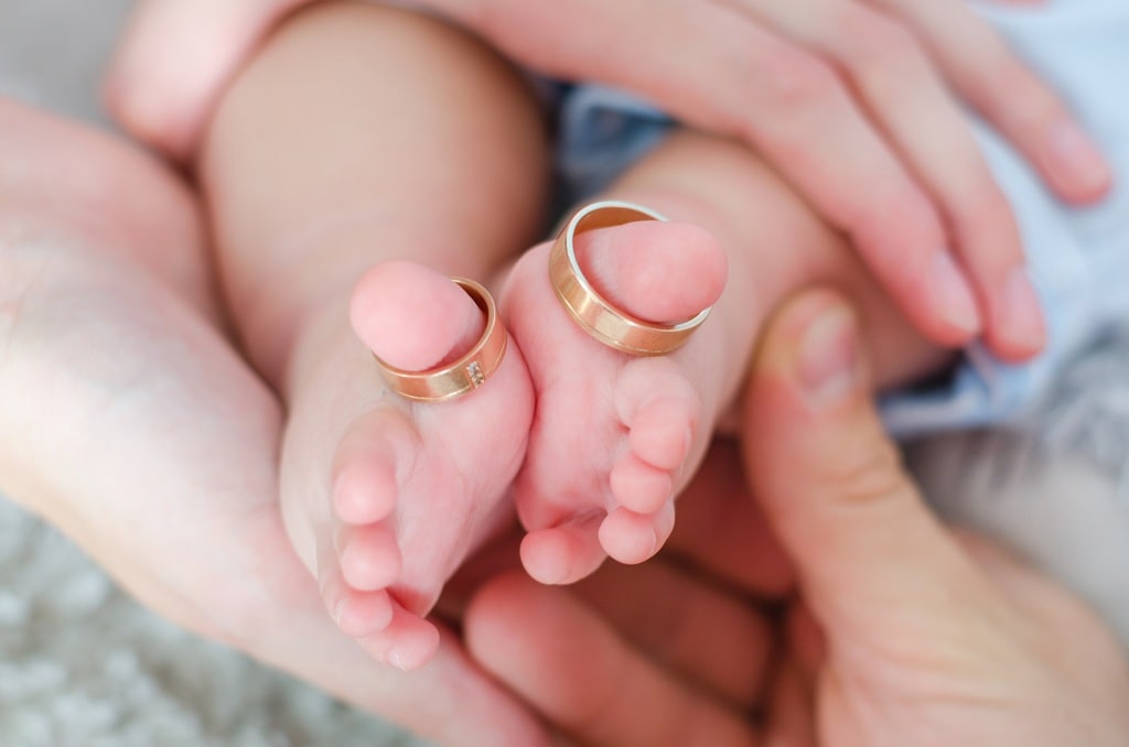 Кольцо с младенцем