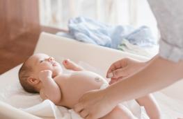 Przewijanie noworodka - jak to zrobić poprawnie?