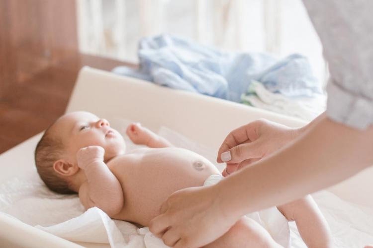 Przewijanie noworodka - jak to zrobić poprawnie?